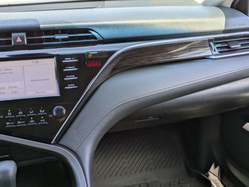 Used 2018 Toyota Camry LE image 17
