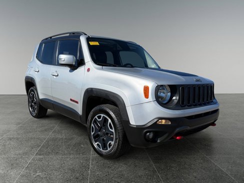 Used 2016 Jeep Renegade Trailhawk w/ Premium Trailhawk Package image 6