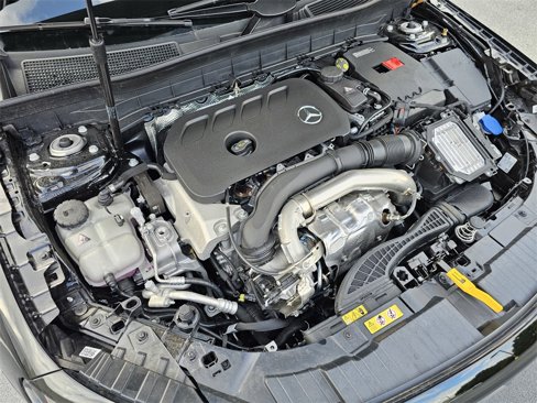 Used 2025 Mercedes-Benz GLB 250 image 27