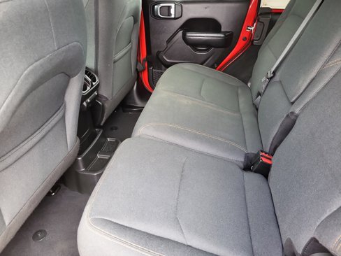 Used 2024 Jeep Wrangler Unlimited image 17