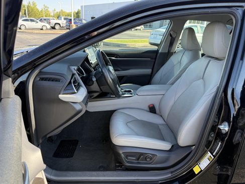 Used 2023 Toyota Camry XLE image 14
