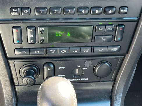 Used 2002 Ford Thunderbird image 24