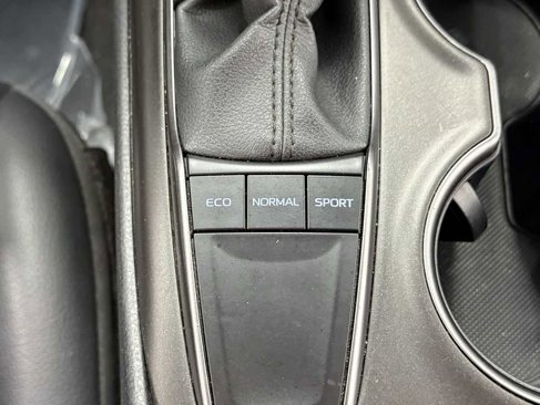 Used 2023 Toyota Camry SE image 21
