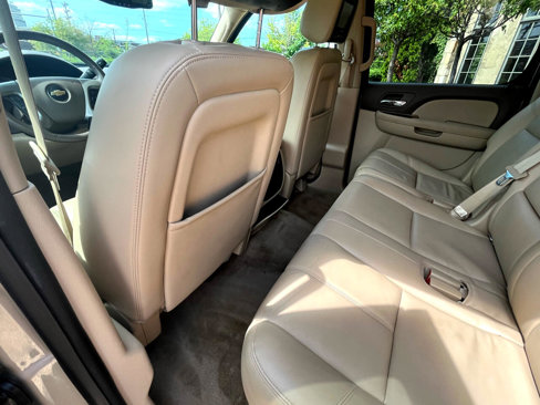 Used 2014 Chevrolet Suburban LT image 42