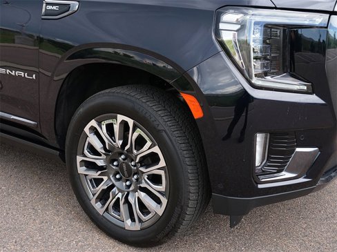 Used 2023 GMC Yukon XL Denali Ultimate image 5