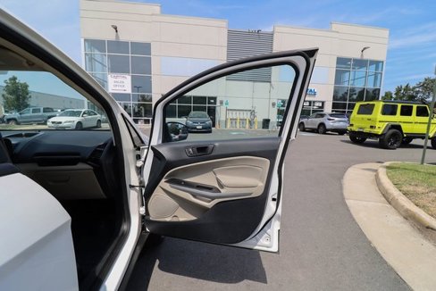 Used 2020 Ford EcoSport S image 38