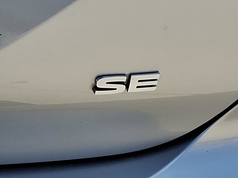 Used 2022 Mitsubishi Outlander SE image 12