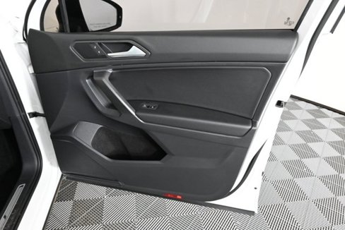 Certified 2021 Volkswagen Tiguan SE R-Line image 13