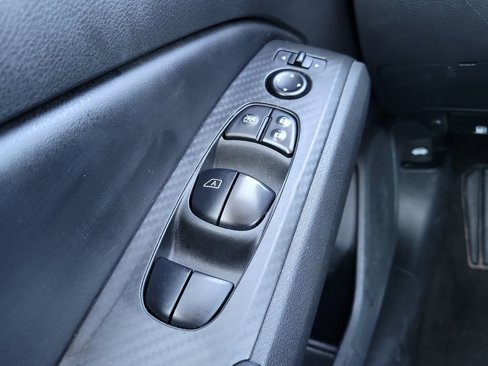 Used 2024 Nissan Altima 2.5 SV image 12