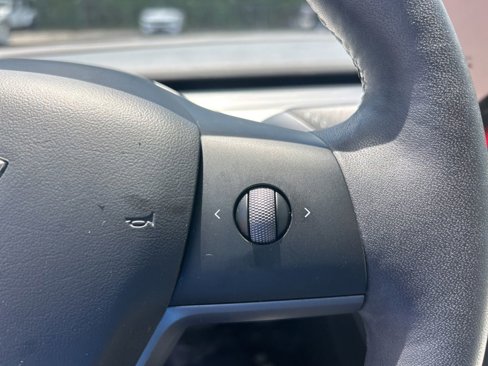 Used 2023 Tesla Model 3 Standard Range image 38