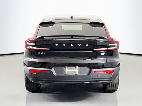 Used 2023 Volvo C40 Recharge Core w/ Protection Package Premier image 6