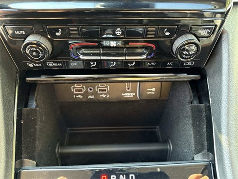 Used 2022 Jeep Grand Cherokee L Limited image 24