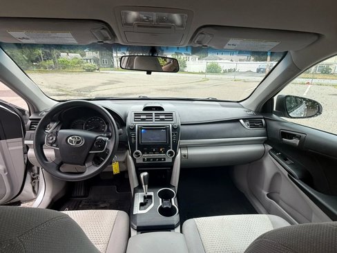 Used 2012 Toyota Camry L image 17