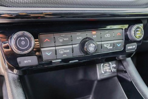 Used 2024 Jeep Compass Trailhawk image 19