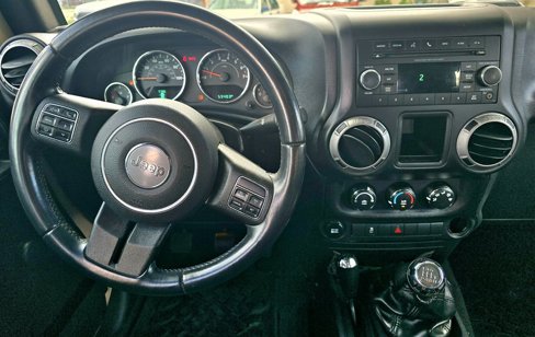 Used 2016 Jeep Wrangler Unlimited Sport w/ Connectivity Group image 16