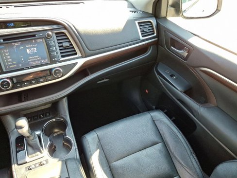 Used 2014 Toyota Highlander Limited image 16