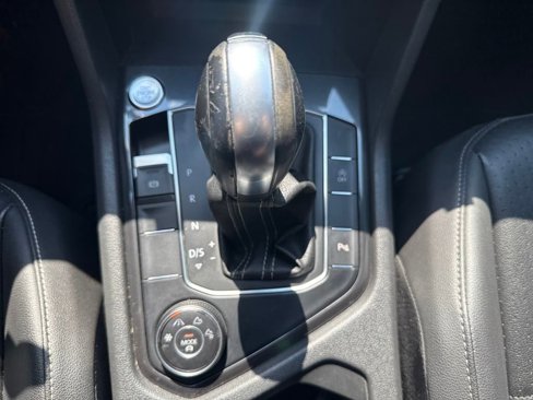 Used 2021 Volkswagen Tiguan SE R-Line image 36