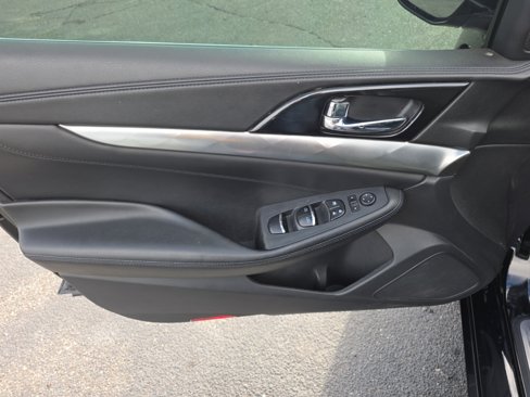 Used 2018 Nissan Maxima SR image 13