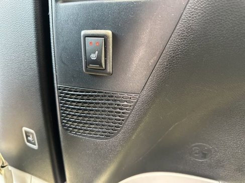 Used 2023 Chrysler Pacifica Limited image 26