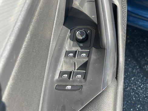 Used 2021 Volkswagen Jetta image 6