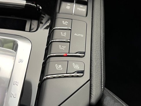 Used 2015 Porsche Cayenne S image 19