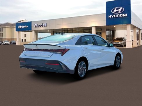 New 2025 Hyundai Elantra SEL image 7