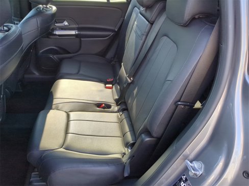 Used 2021 Mercedes-Benz GLB 250 w/ Premium Package image 17