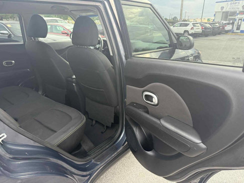 Used 2016 Kia Soul + image 18