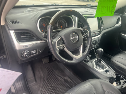 Used 2018 Jeep Cherokee Overland w/ Technology Group image 11