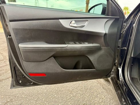 Used 2023 Kia Forte LXS image 13