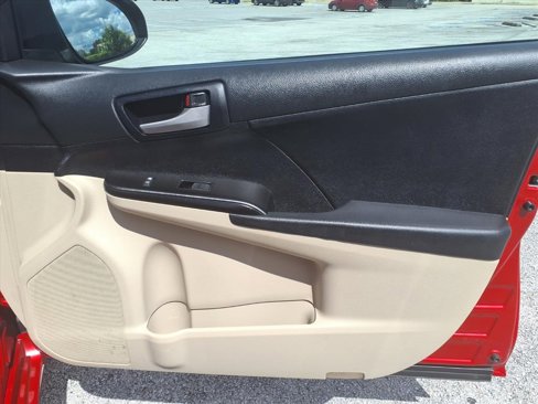 Used 2012 Toyota Camry LE image 12
