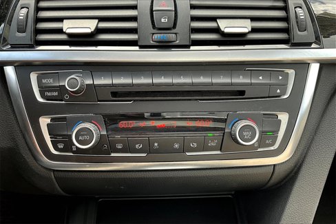 Used 2015 BMW 328i Sedan w/ Premium Package image 24