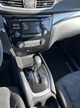 Used 2016 Nissan Rogue S w/ Appearance Package image 18