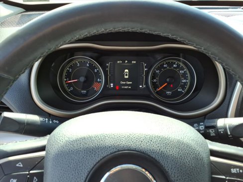 Used 2015 Jeep Cherokee Latitude image 10