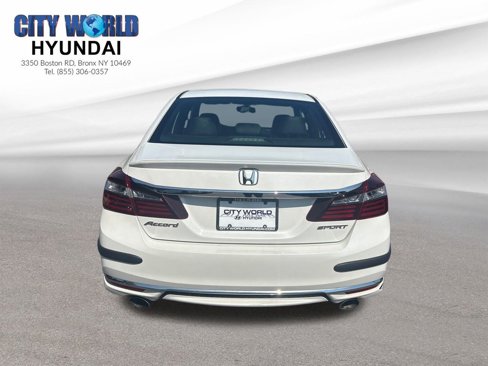 Used 2017 Honda Accord Sport image 4