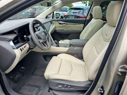 Used 2017 Cadillac XT5 Premium Luxury image 16
