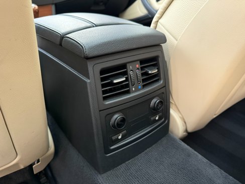 Used 2008 BMW 535xi Wagon image 30