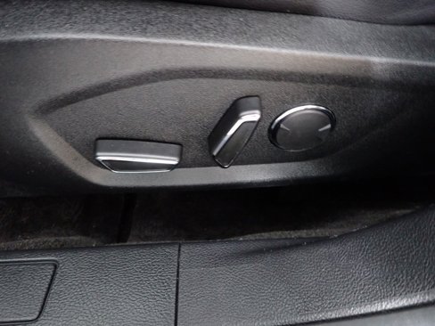 Used 2018 Ford Fusion SE w/ Equipment Group 601A image 24