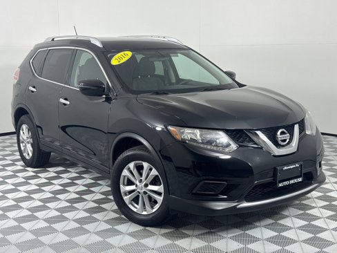 Used 2016 Nissan Rogue SV image 2