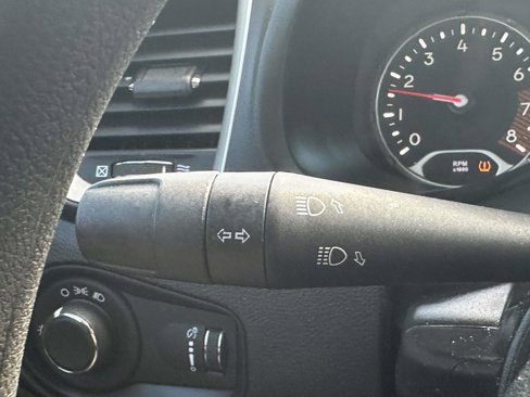 Used 2021 Jeep Renegade Sport image 16