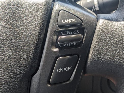 Used 2022 Nissan Frontier SV image 25
