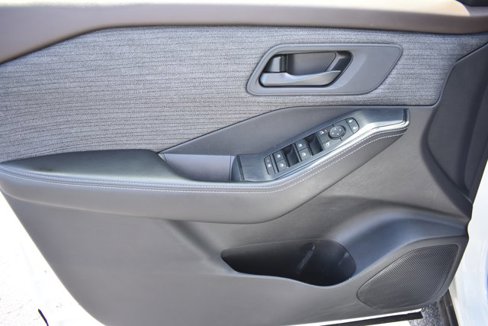 Used 2021 Nissan Rogue S image 11