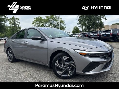Certified 2025 Hyundai Elantra Sport image 1