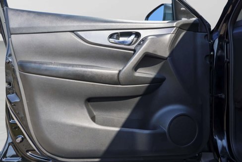 Used 2018 Nissan Rogue SV image 13