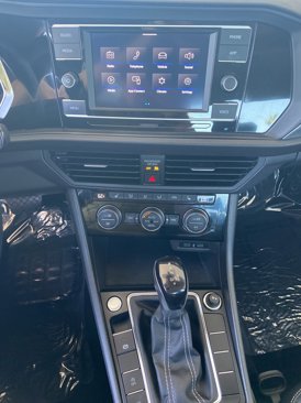 Certified 2022 Volkswagen Jetta SE image 15
