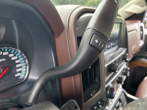 Used 2018 Chevrolet Silverado 1500 High Country image 49