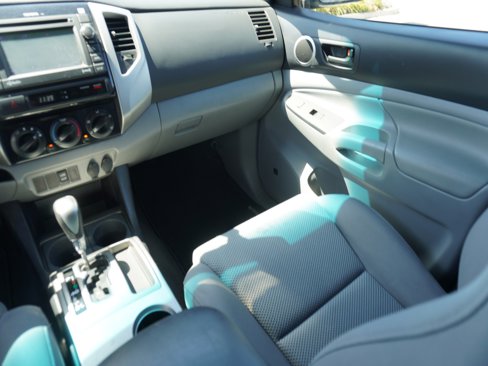 Used 2012 Toyota Tacoma PreRunner image 17