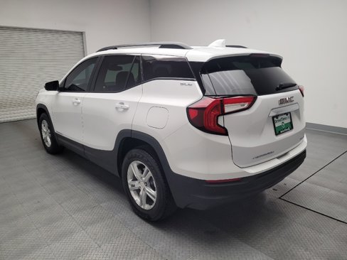 Used 2023 GMC Terrain SLE w/ Driver Convenience Package image 5