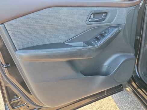 Certified 2021 Nissan Rogue S image 18