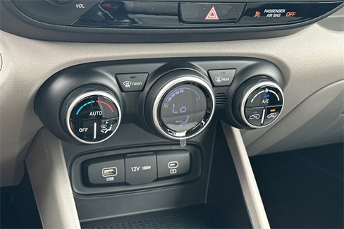 New 2025 Hyundai Venue SEL image 16